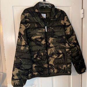 Old Navy Men’s Puffer Jacket Camo Large Camouflage Casual Packable